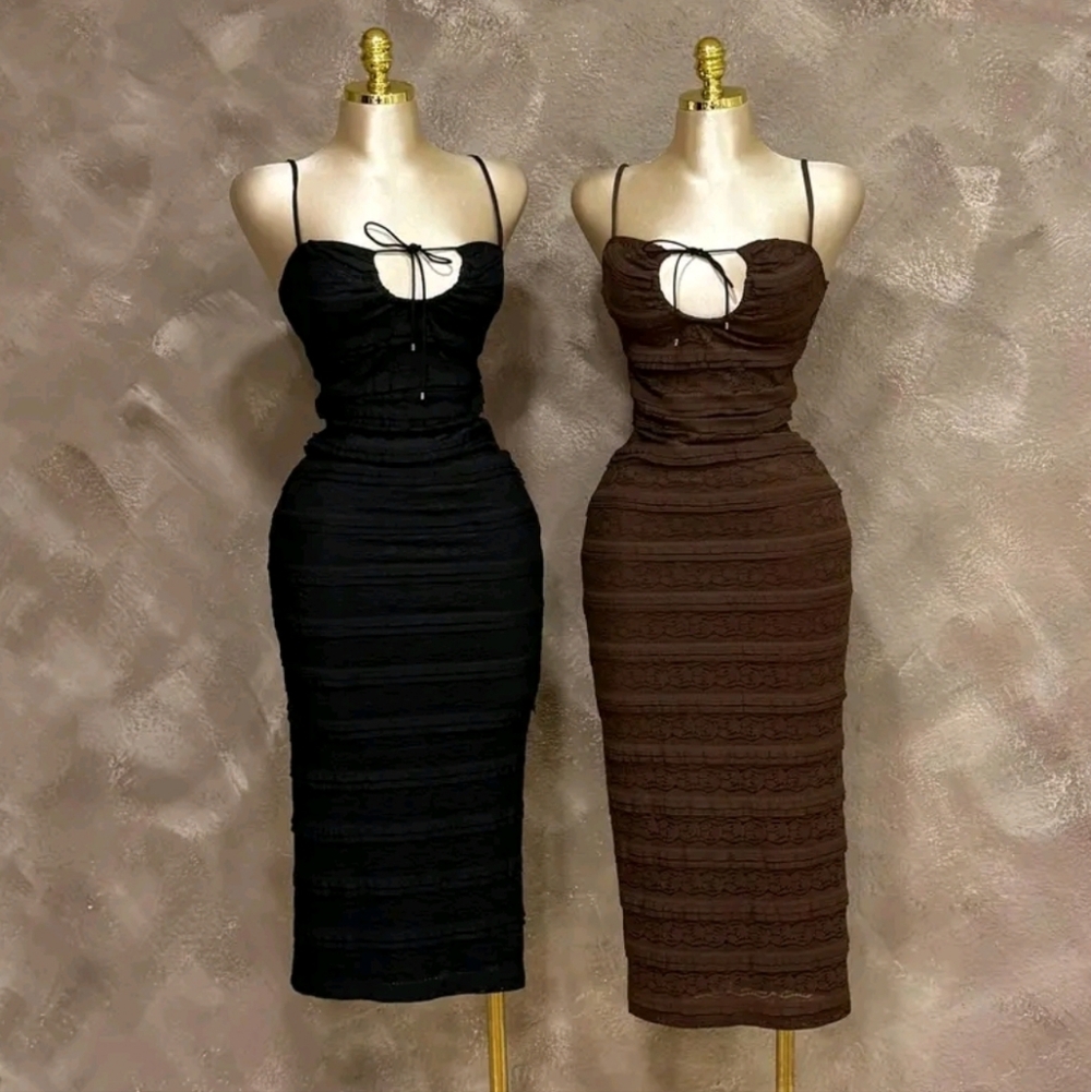 BROWN ONLY- Slim Fit Spaghetti Strap Midi Dress in Brown With Keyhole Tie